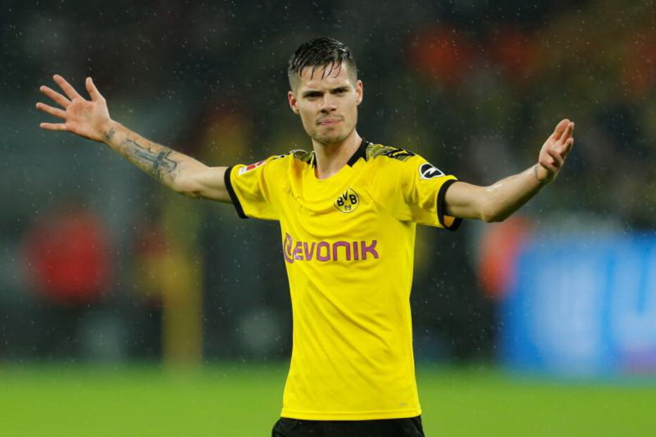 Julian Weigl tem 24 anos	