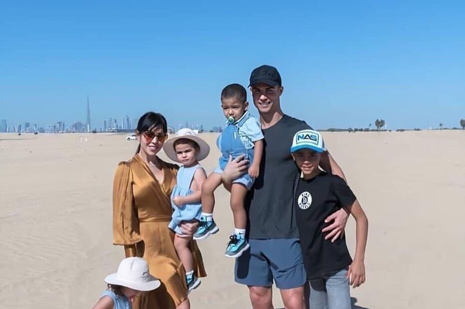 Família de Cristiano Ronaldo exibe presentes milionários