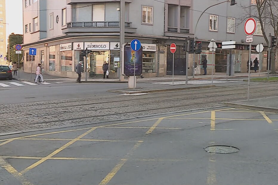 Idoso colhido por metro em Gaia