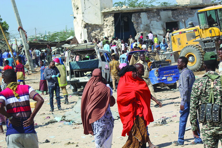 Entre as vítimas do atentado estão dezenas de estudantes que se dirigiam para a universidade