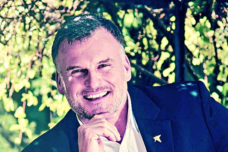 Empresário tem-se defendido nas redes sociais