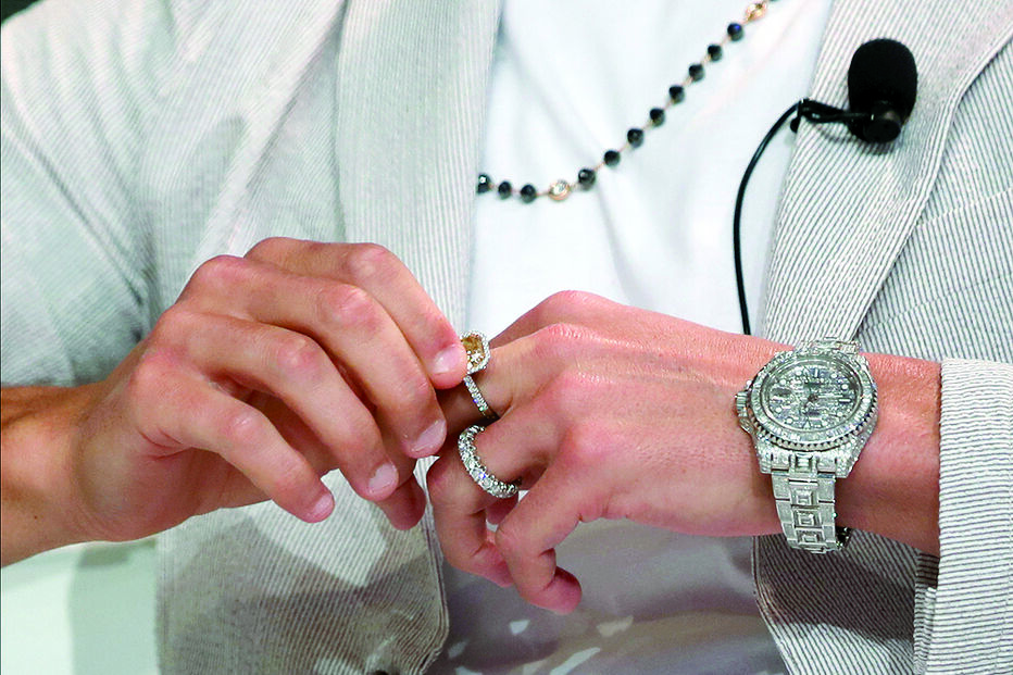 Relógio vale 445 mil €