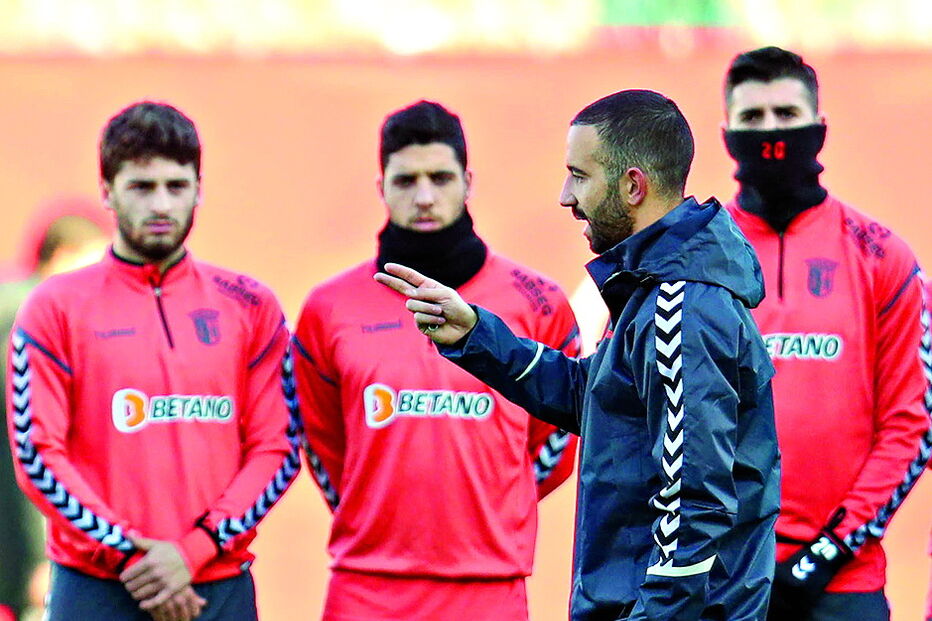 Rúben Amorim pode apostar num 3x4x3 na estreia, no sábado, no Jamor