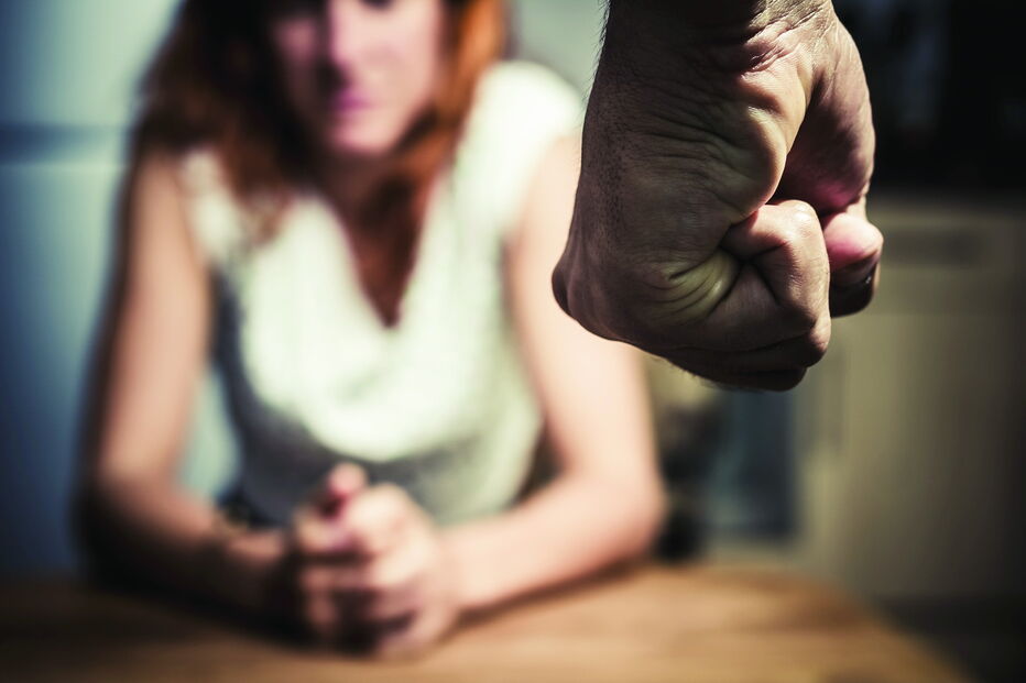 Vítima, de 31 anos, foi espancada com vários socos e pontapés no interior da casa das arguidas. Esteve sequestrada entre 15 e 20 minutos 