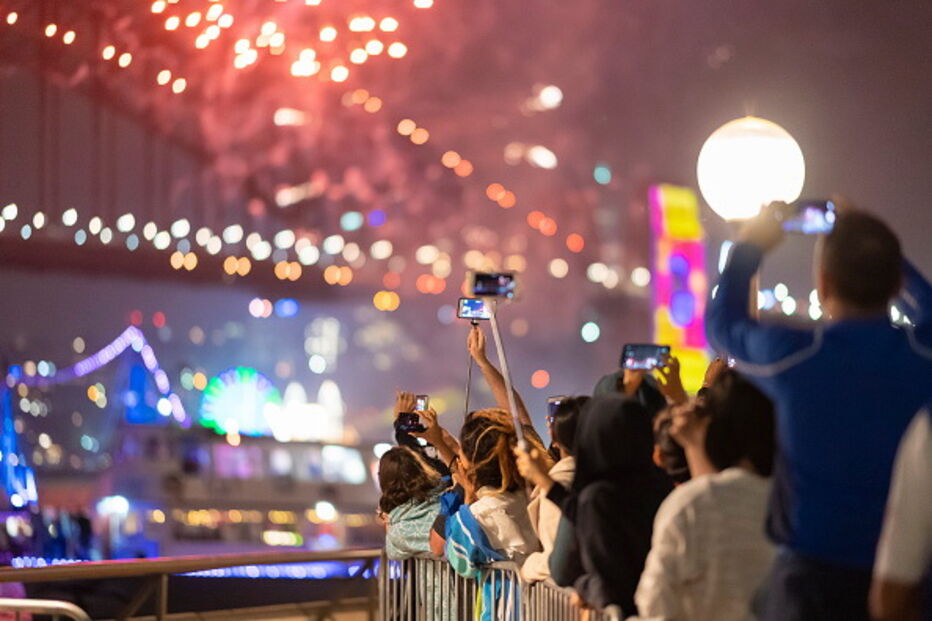 Sydney recebe Ano Novo com fogo de artifício