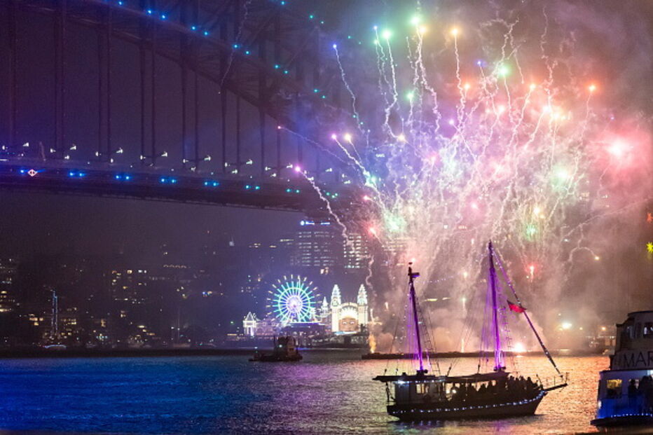 Sydney recebe Ano Novo com fogo de artifício