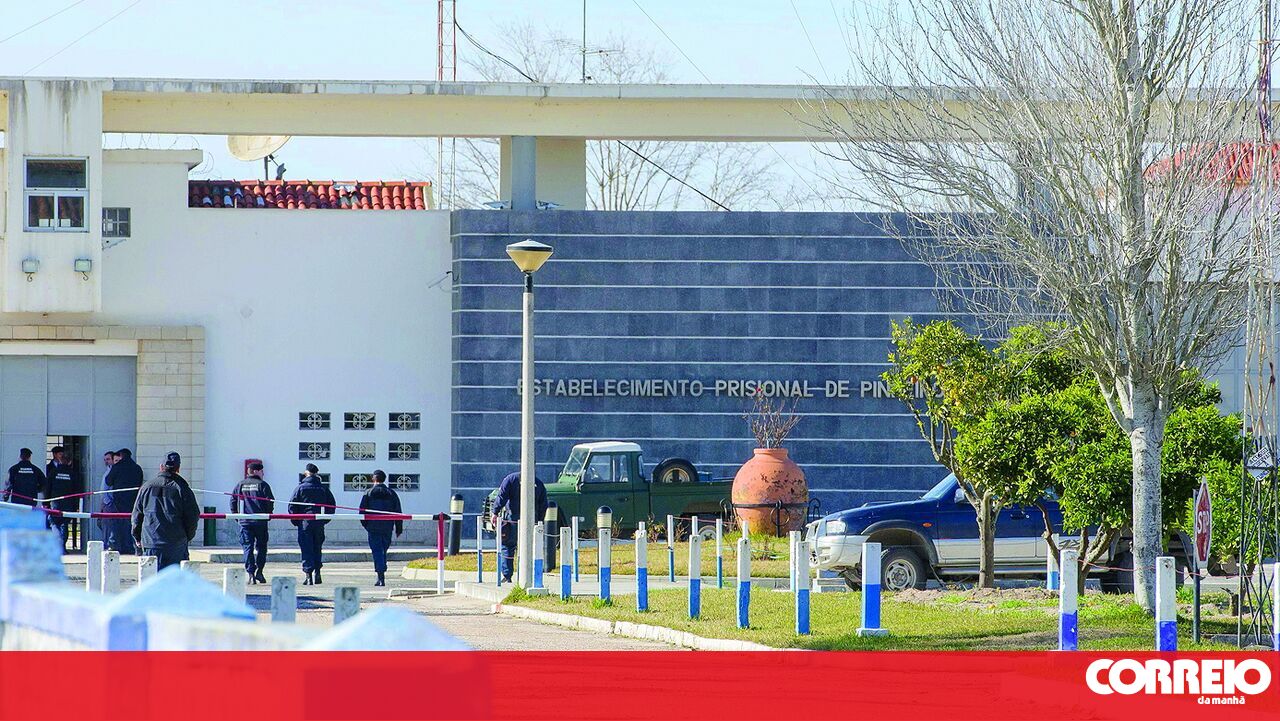 Prison guards denounce management at Pinheiro da Cruz prison