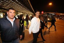 Cristiano Ronaldo de chegada a Lisboa com Georgina Rodríguez