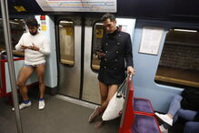 Cuecas de todas as cores e feitios no Dia Mundial sem Calças