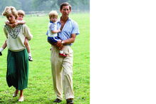 Princesa Diana, príncipe Carlos, William e Harry