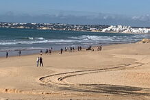 Duas mulheres resgatadas em pré-afogamento na Praia da Galé em Albufeira 