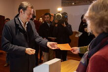 Luís Montenegro votou em Espinho