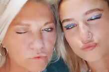 Kelly Bailey com a mãe de Lourenço Ortigão, Carolina