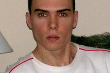 Ator porno que matou e comeu o corpo do namorado vai casar com assassino na prisão