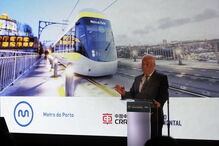 Cerimonia de assinatura dos contratos para a aquisição de 18 novos veículos para a Metro do Porto