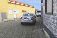 Homem morre a agredir mulher com um ferro