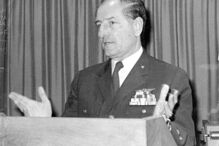 Chefiou não só a Força Aérea, mas também os três ramos das Forças Armadas