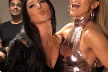 Vanessa Bryant e Jennifer Lopez.jpg