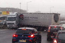 Despiste de camião condiciona circulação na VCI no Porto