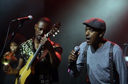 Cantor cabo-verdiano Miroca Paris dá grande espetáculo em Lisboa