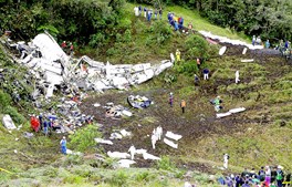 Colômbia. Avião com a equipa de futebol da Chapecoense despenha-se, em 2016, com 77 pessoas a bordo. Seis sobreviveram