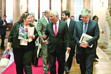 António Costa chegou ao debate com os ministros Alexandra Leitão e Mário Centeno, da Administração Pública e das Finanças