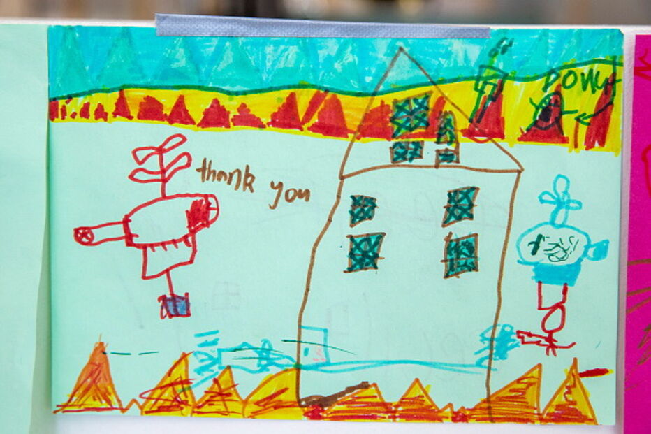 Crianças enviam postais com mensagens para os bombeiros australianos