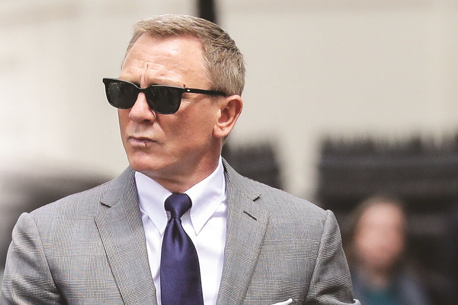 Daniel Craig volta a assumir o papel do agente secreto 007 num filme realizado por Cary Joji Fukunaga.  Estreia a 8 de abril 