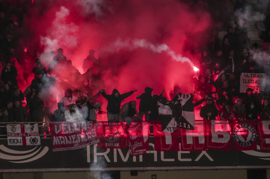 Desacatos durante o jogo entre Benfica e V. Guimarães