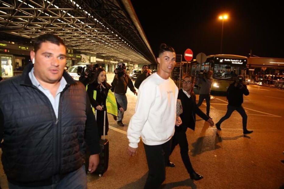 Cristiano Ronaldo de chegada a Lisboa com Georgina Rodríguez
