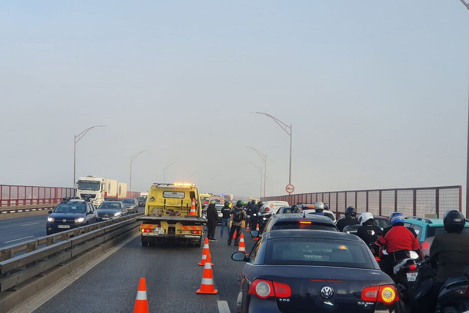 Acidentes condicionam trânsito na Ponte 25 de Abril no sentido Sul-Norte