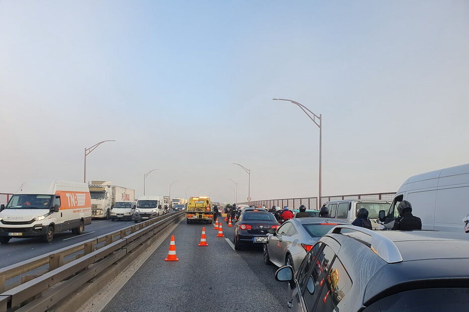 Acidentes condicionam trânsito na Ponte 25 de Abril no sentido Sul-Norte
