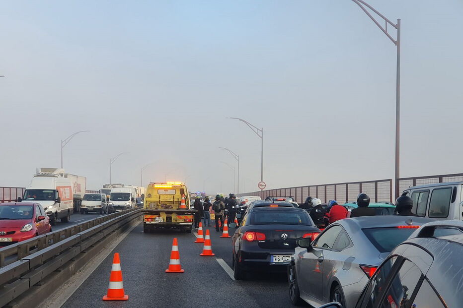 Acidentes condicionam trânsito na Ponte 25 de Abril no sentido Sul-Norte