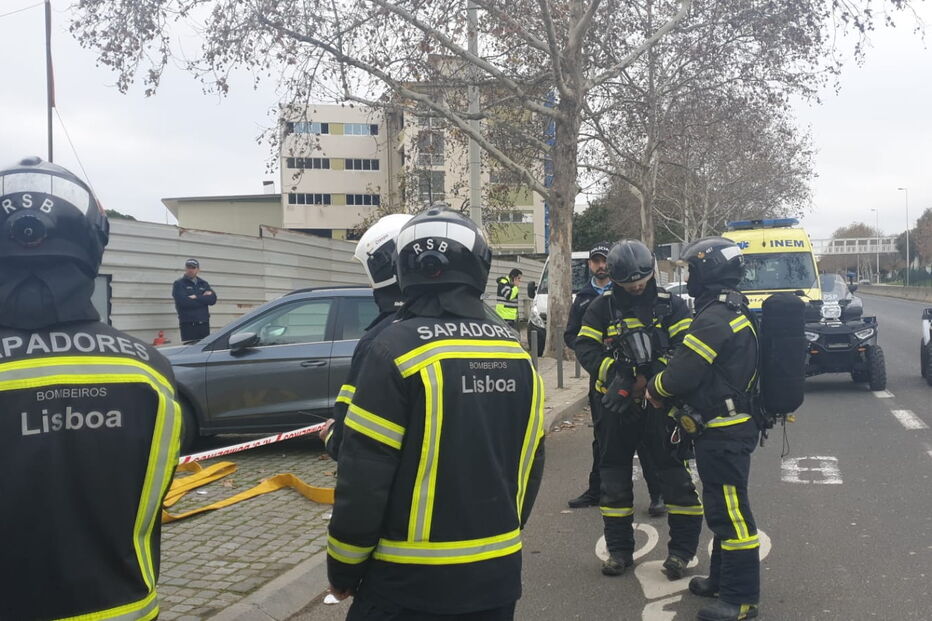 Objeto suspeito obriga à evacuação dos CTT em Cabo Ruivo 