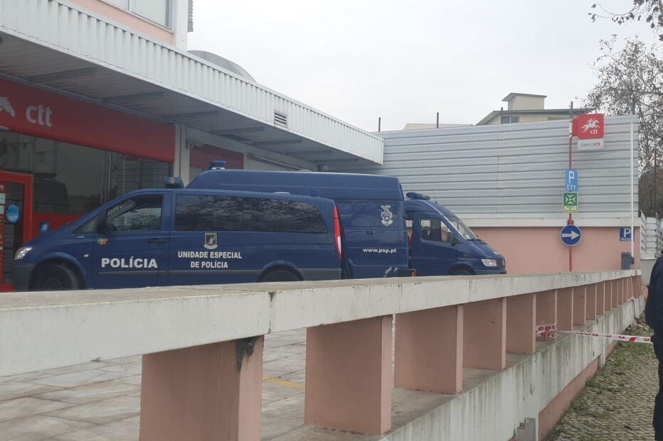 Objeto suspeito obriga à evacuação dos CTT em Cabo Ruivo 