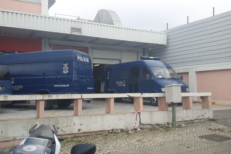 Objeto suspeito obriga à evacuação dos CTT em Cabo Ruivo 