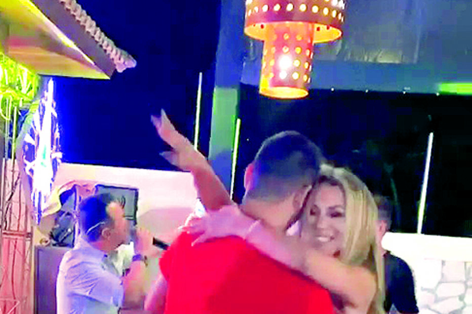 ‘Ex’ de Hulk dança em festa para esquecer traição