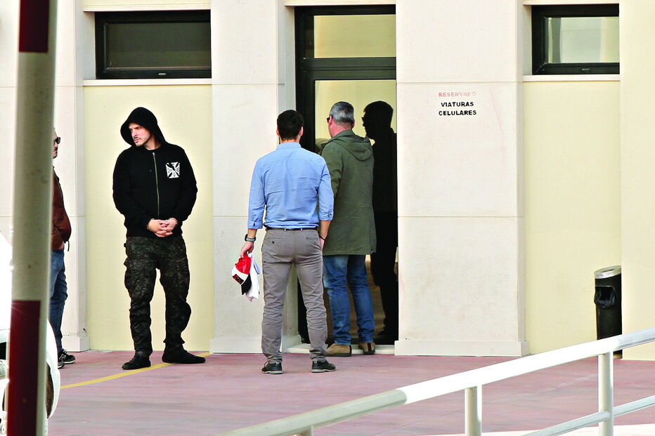 Luso-canadiano espanca e obriga mulheres a sexo