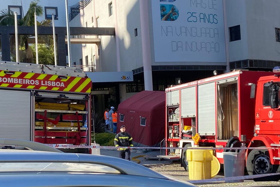 Reação química obriga a evacuar laboratório do Hospital SAMS em Lisboa