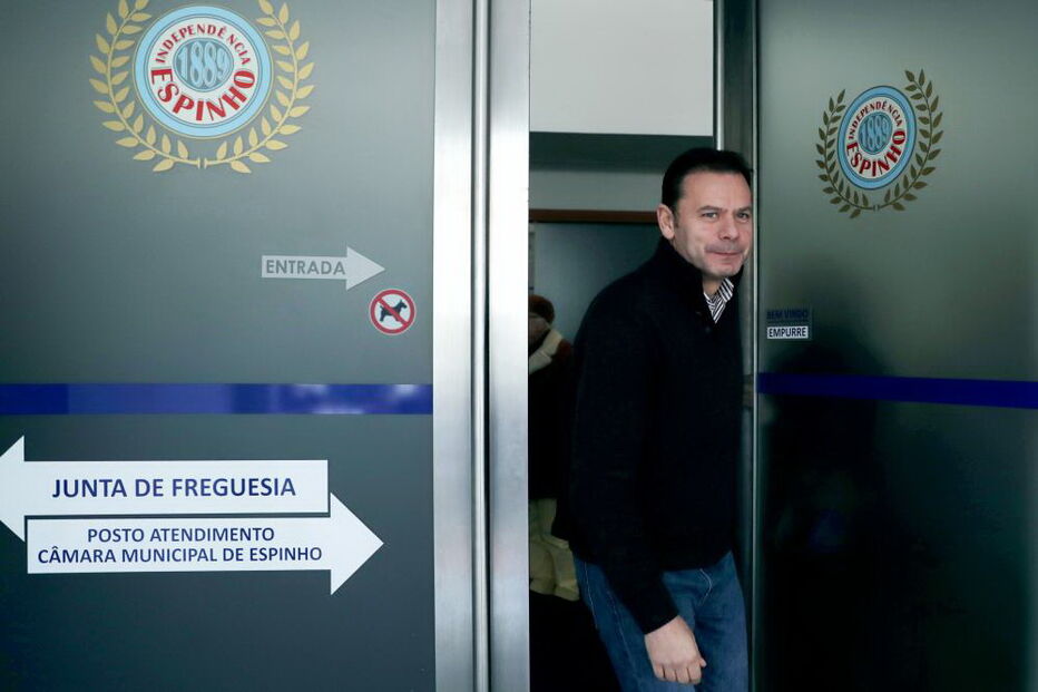 Luís Montenegro votou em Espinho