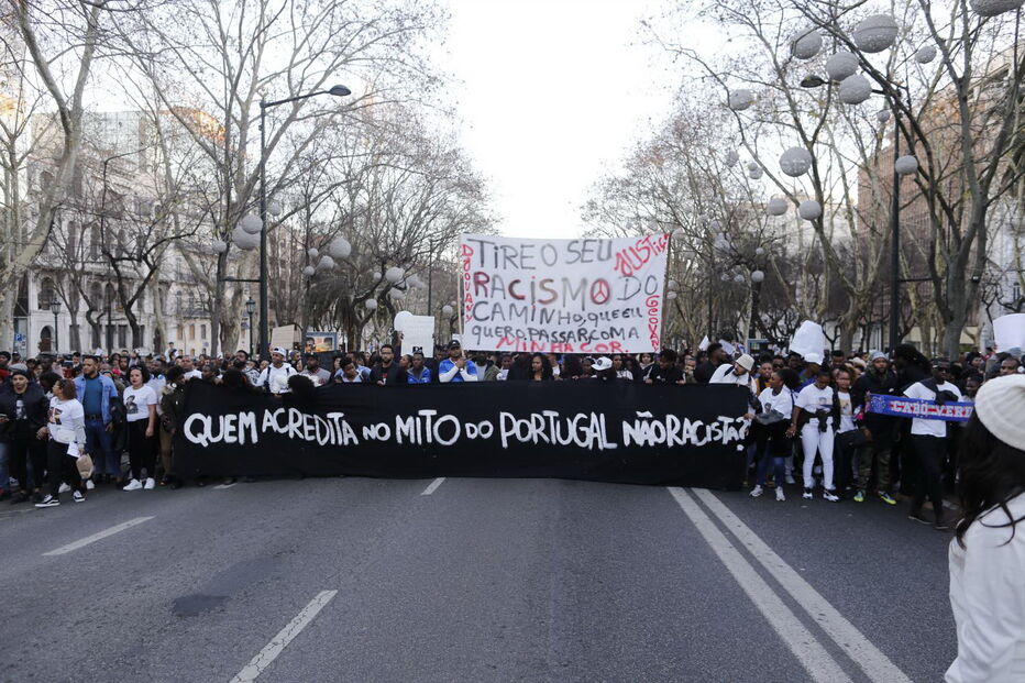 Marcha por jovem morto em Bragança fora de controlo em Lisboa