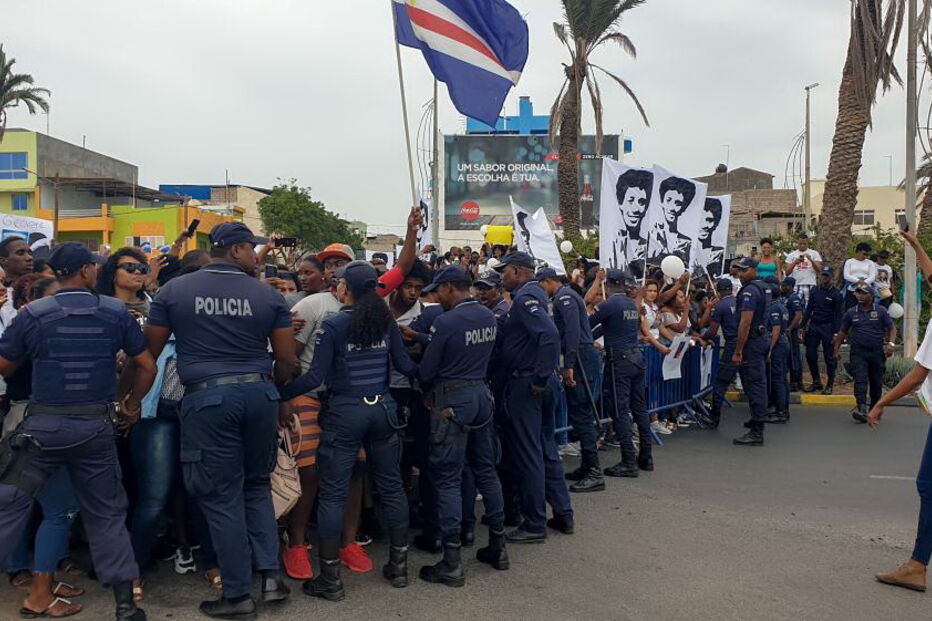Vigília de homenagem ao estudante cabo-verdiano decorreu na cidade da Praia