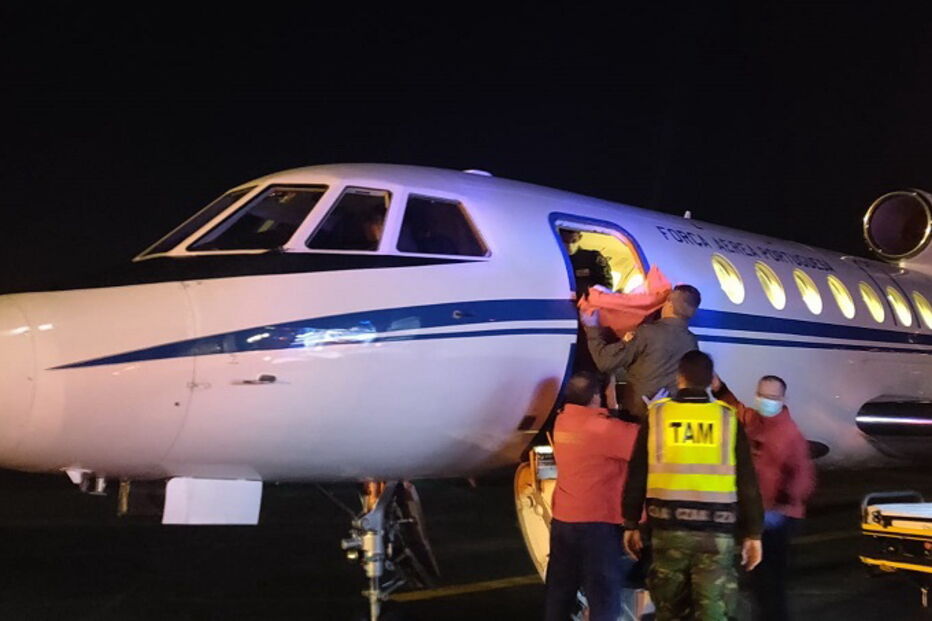 Força Aérea transporta de urgência criança de dez anos