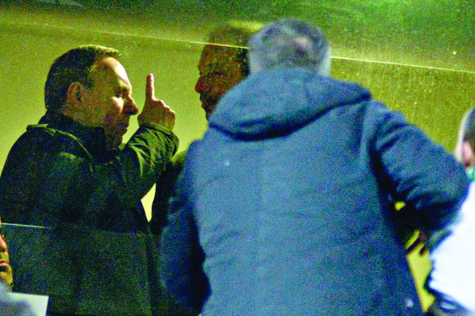 Vítor Hugo Valente, presidente dos sadinos, confrontou o seu homólogo leonino no camarote presidencial