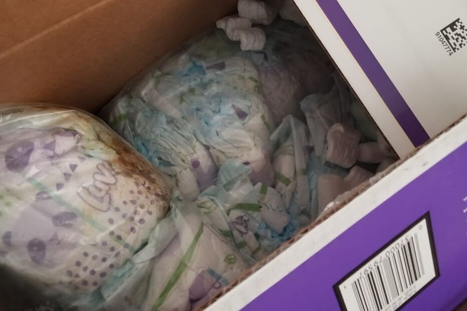 Mulher recebe fraldas usadas em encomenda feita na Amazon