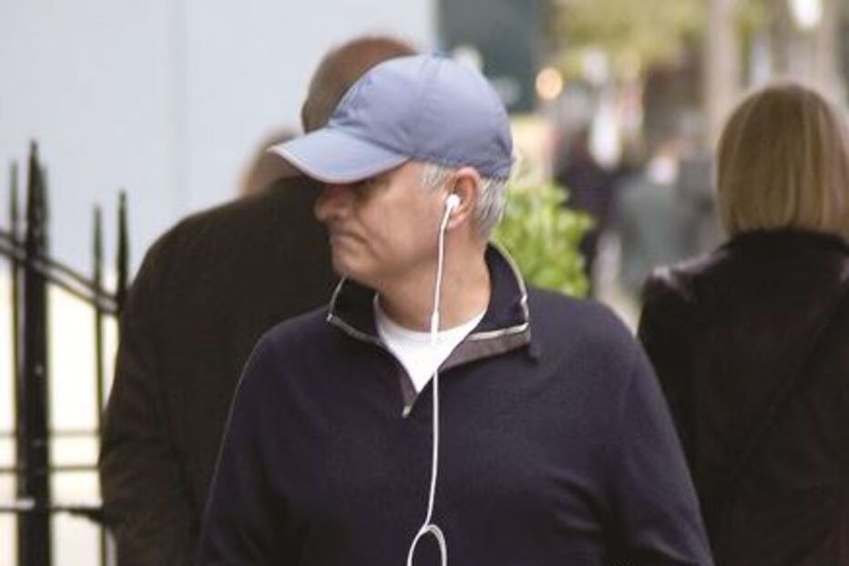 José Mourinho visto sem aliança