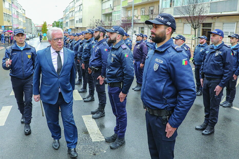 Eduardo Cabrita, ministro da Administração Interna, anunciou ontem o recrutamento de 10 mil elementos para as forças de segurança até 2023 