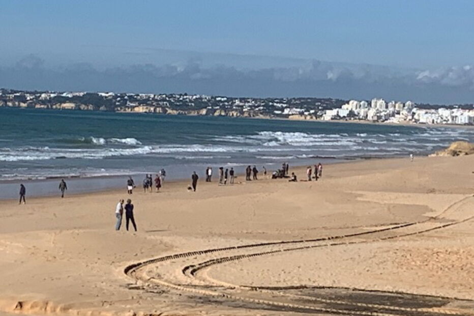 Duas mulheres resgatadas em pré-afogamento na Praia da Galé em Albufeira 
