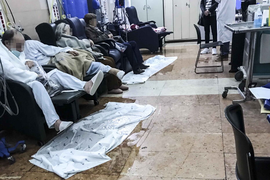 Chuva deixa salas de Hospital de São José em Lisboa alagadas