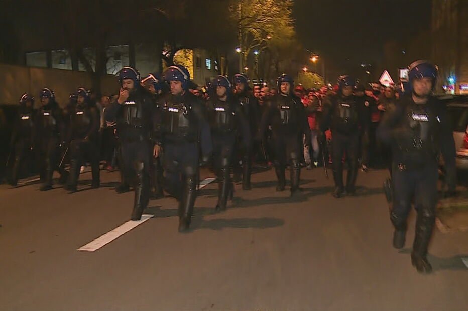 Adeptos do Benfica já saíram do Estádio da Luz rumo a Alvalade